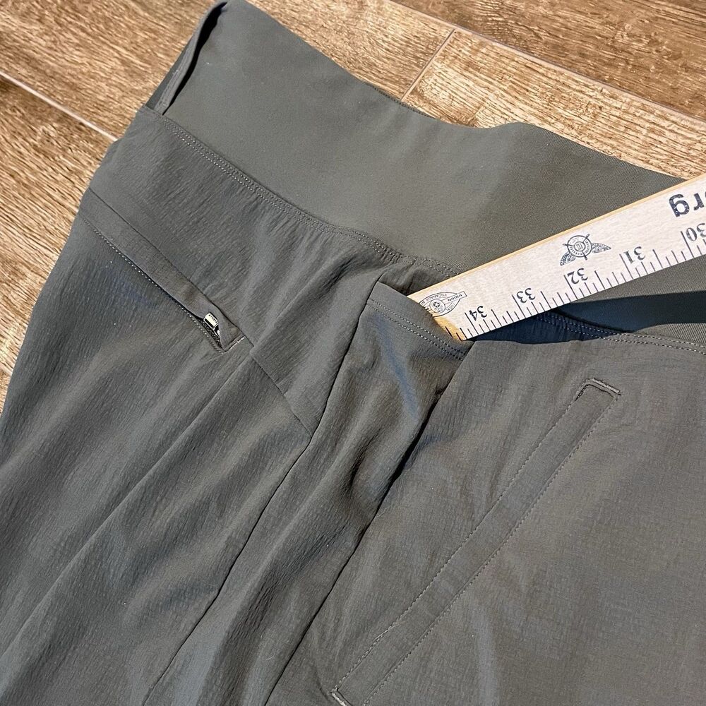 Athleta Womens Size 20 Olive Green Trekkie North Pull On Nylon Stretch Shorts - Picture 11 of 11